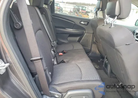 2016 Dodge Journey Sxt z USA, uszkodzony, nr VIN 3C4PDDBG2GT214084